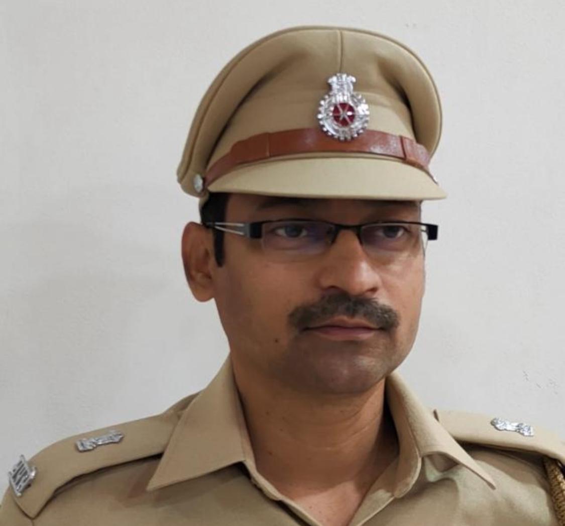 .Official Officer RTO Vinod Vaijnath Chavan has been promoted to Group A cadre.